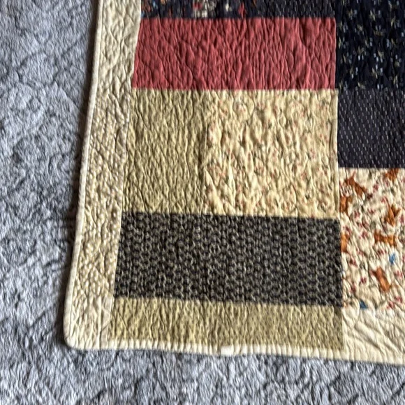 Hand made flannel quilt - Picture 3 of 11